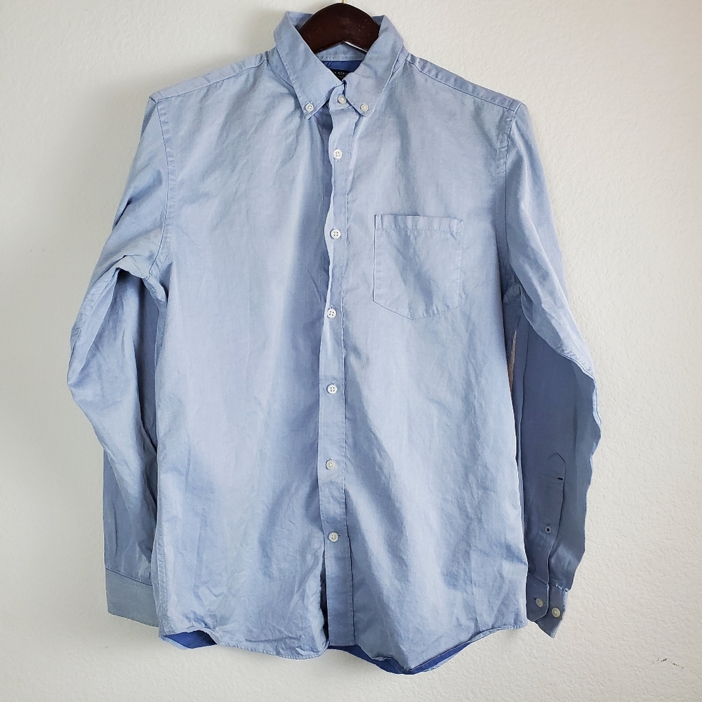 Banana Republic Light Blue Button Down Shirt Medium